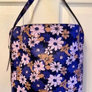 Vera Bradley Slouchy Bucket Shoulder Bag in Faux Leather “Trellis Floral” NWT